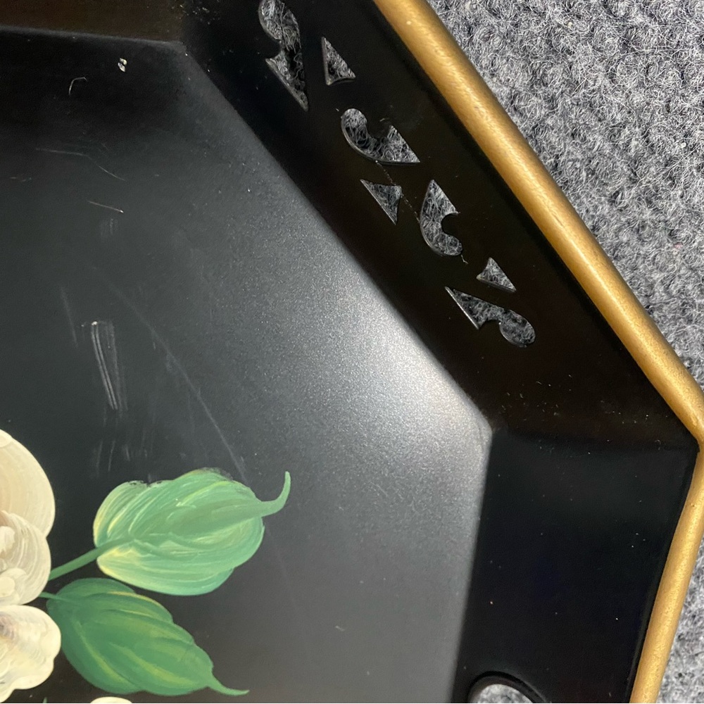 Vintage Octagonal Black Metal Toleware Tray with Exquisite Cream Roses &Leaves - Picture 7 of 8
